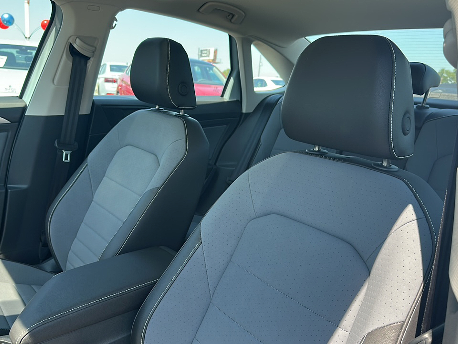 2025 Volkswagen Jetta 1.5T SE photo 5