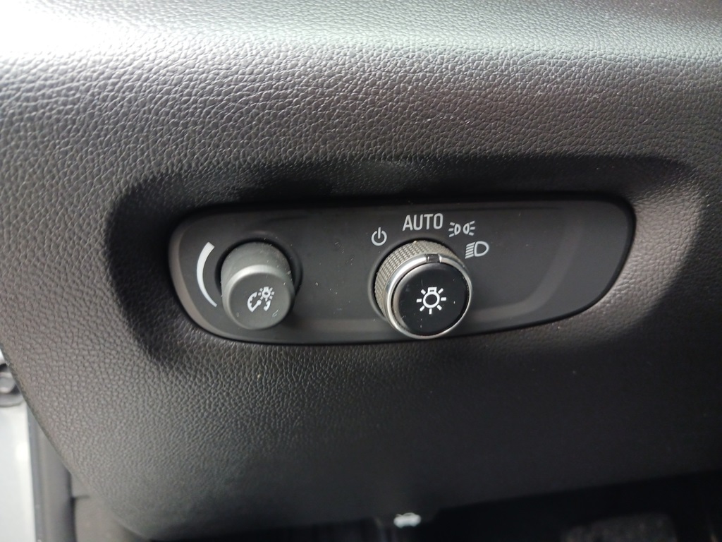 2022 Chevrolet Traverse Cloth photo 23