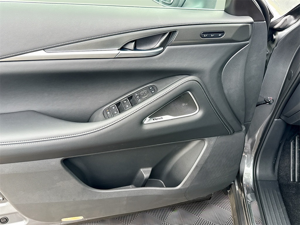 2026 Infiniti QX60 Luxe photo 18