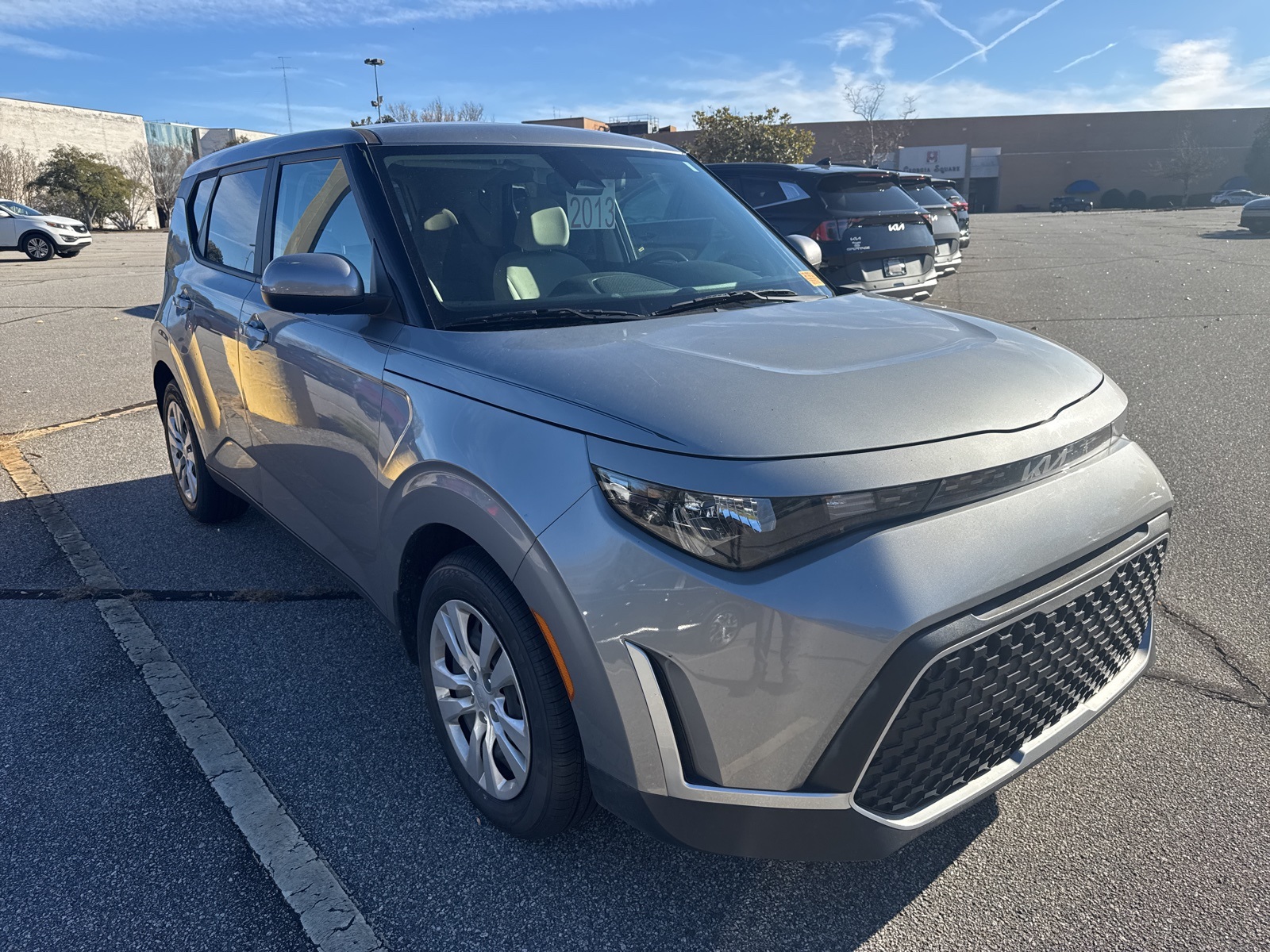 2023 Kia Soul LX's photo