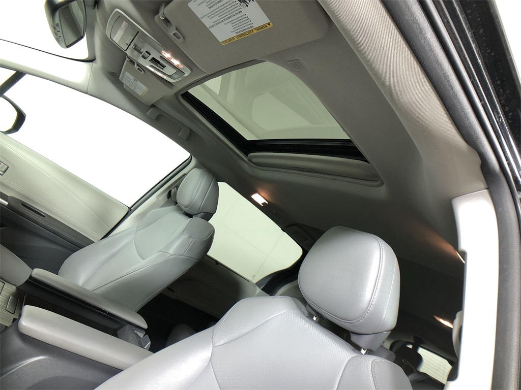 2024 Toyota Sienna XLE photo 22