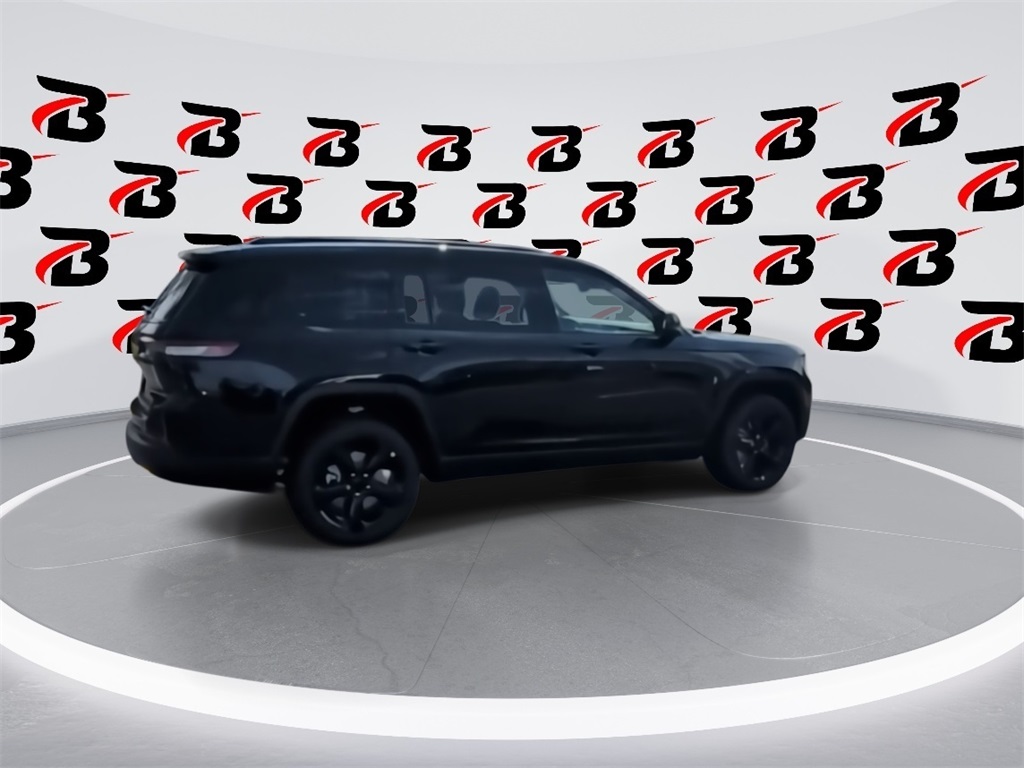 2025 Jeep Grand Cherokee Laredo Altitude photo 8