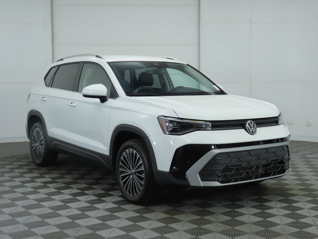 2025 Volkswagen Taos SE photo 4