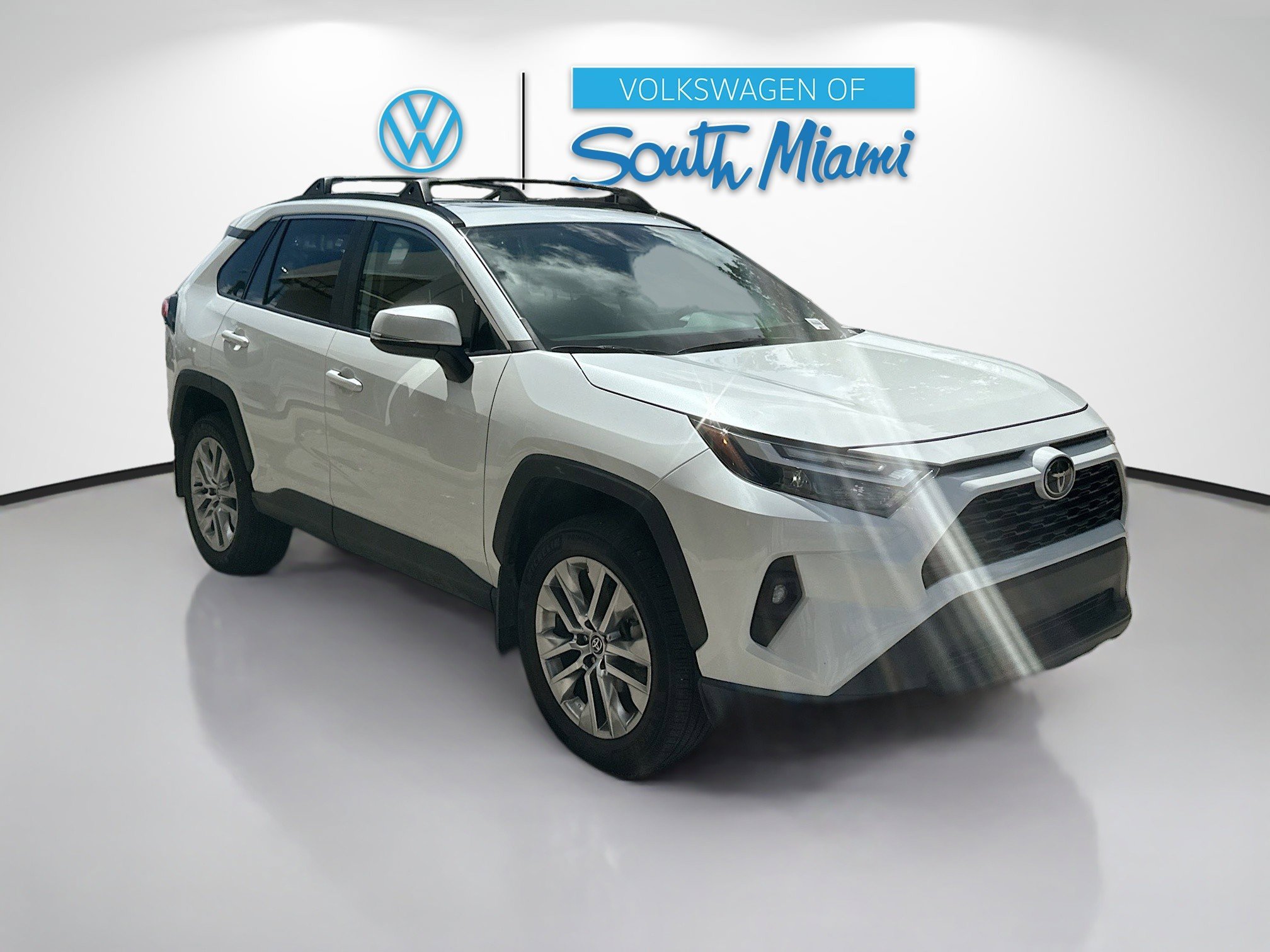 2024 Toyota RAV4 XLE Premium photo 2
