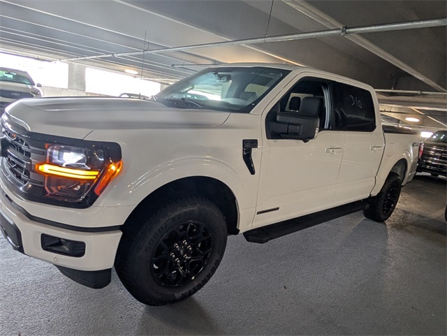 2025 Ford F-150 XLT photo 4