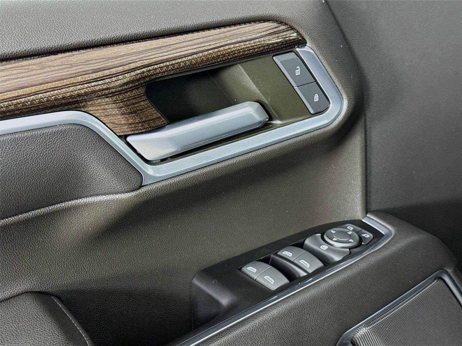 2022 Chevrolet Silverado 1500 LT photo 17