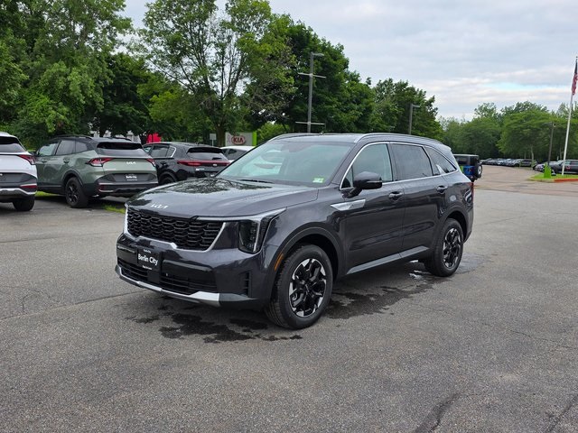 2025 Kia Sorento S photo 3