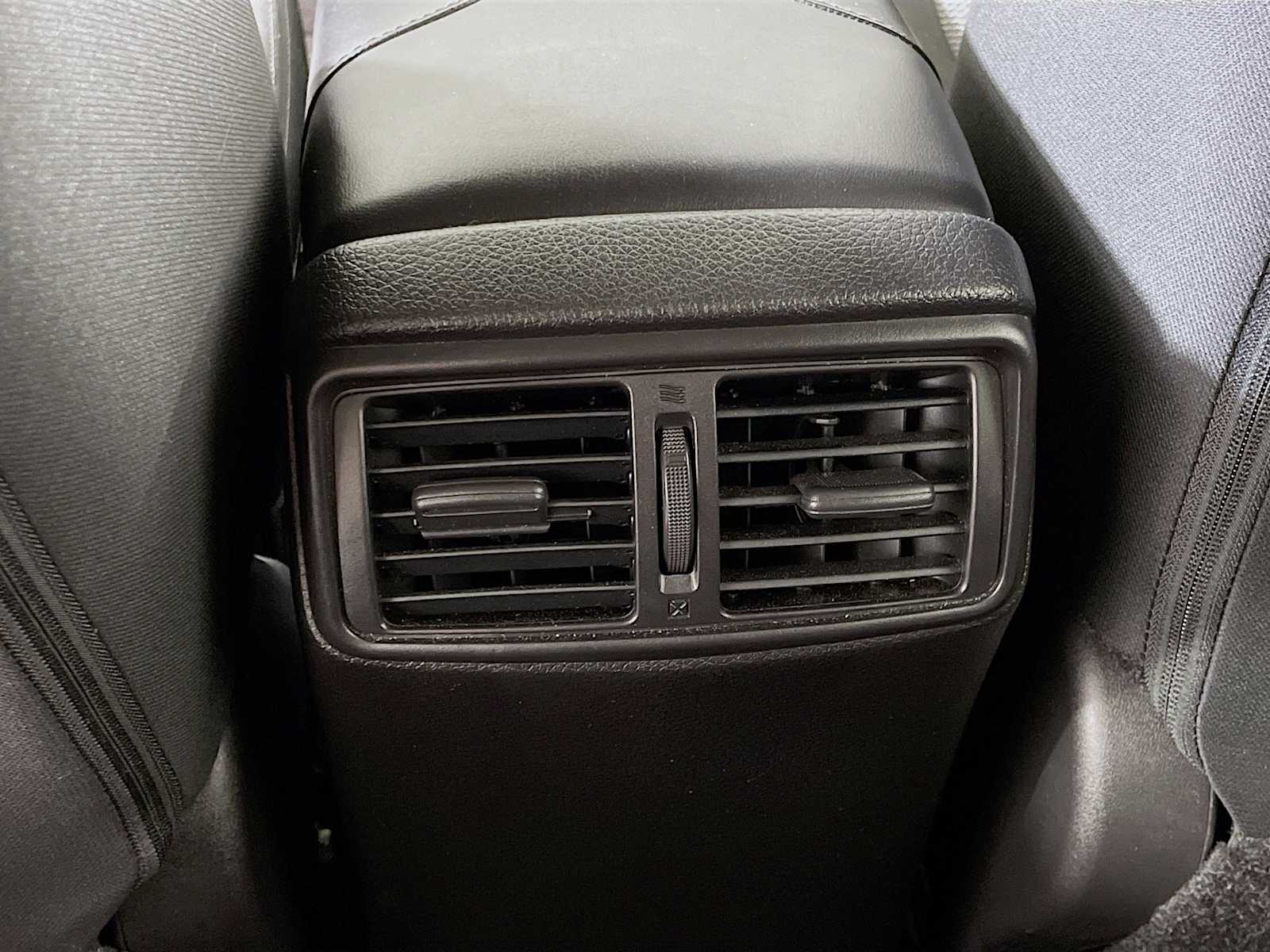 2022 Nissan Rogue Sport SV photo 22
