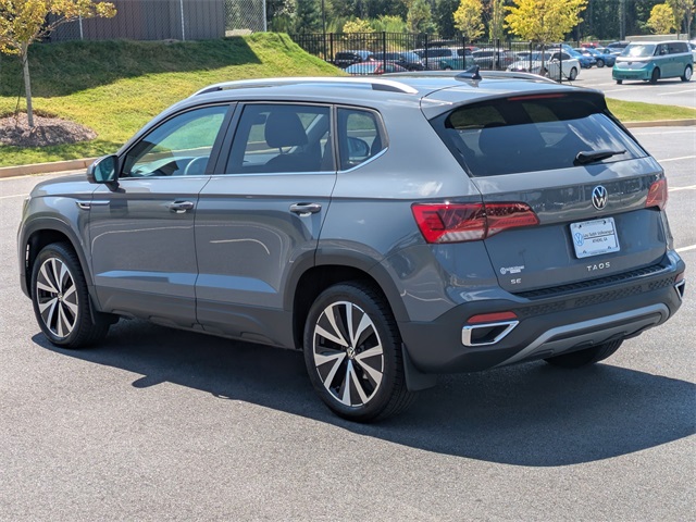 2024 Volkswagen Taos SE photo 4