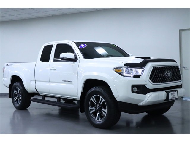 2019 Toyota Tacoma SR5 photo 13