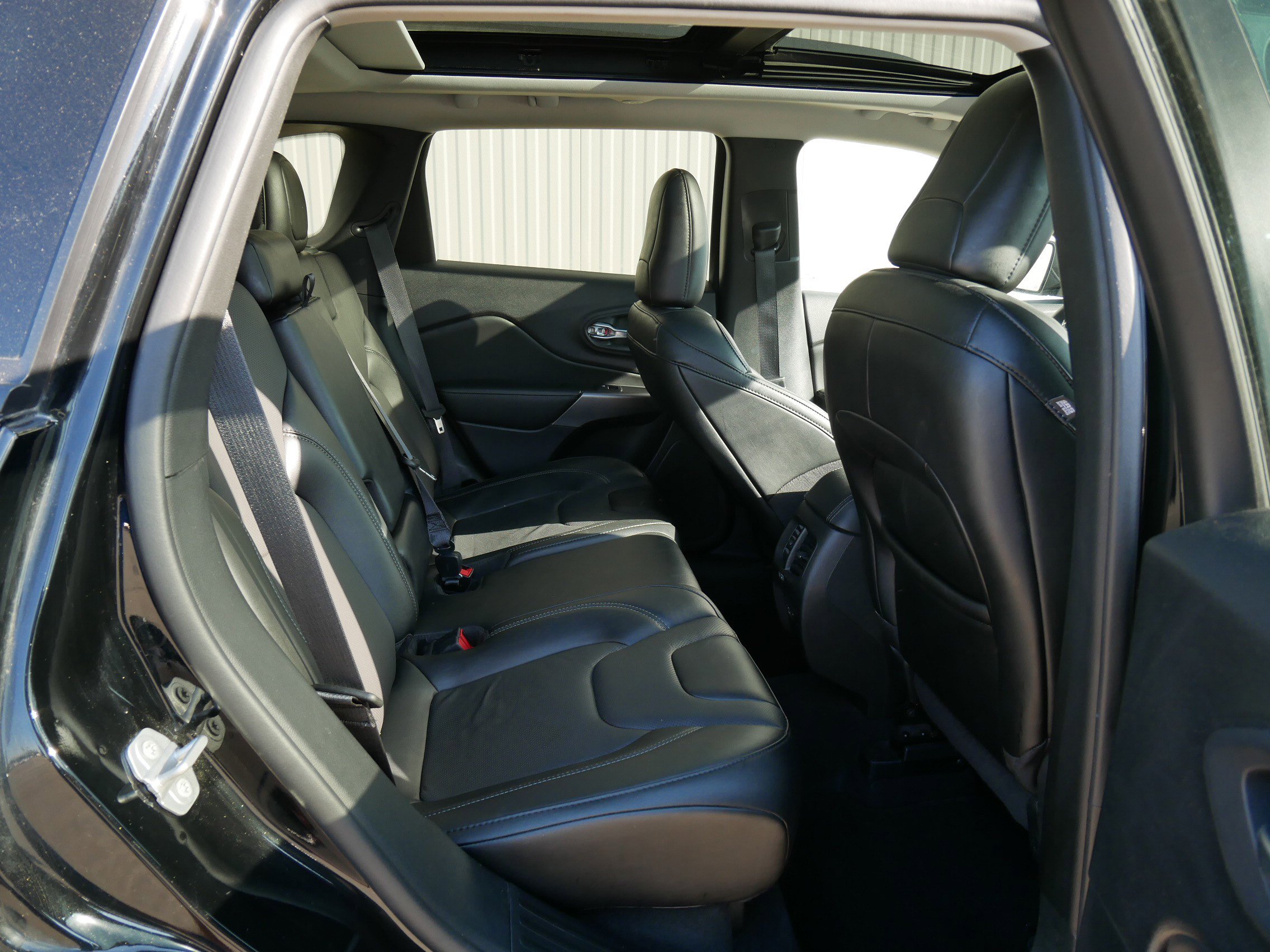 2022 Jeep Cherokee Limited photo 13