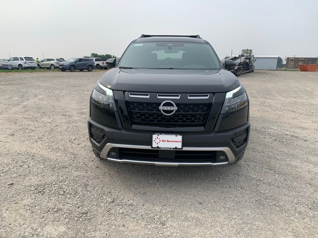2025 Nissan Pathfinder Rock Creek photo 2
