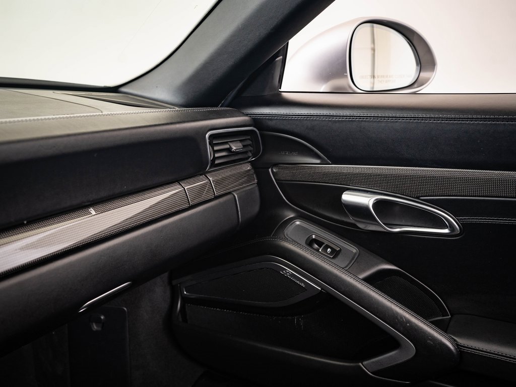 2016 Porsche 911 Turbo S photo 27