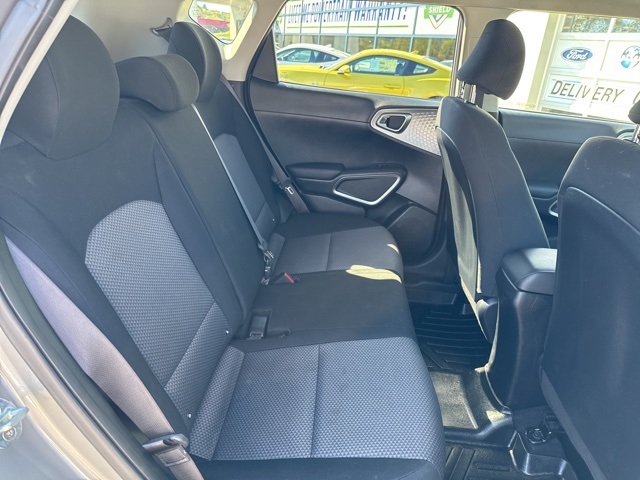 2022 Kia Soul LX photo 13