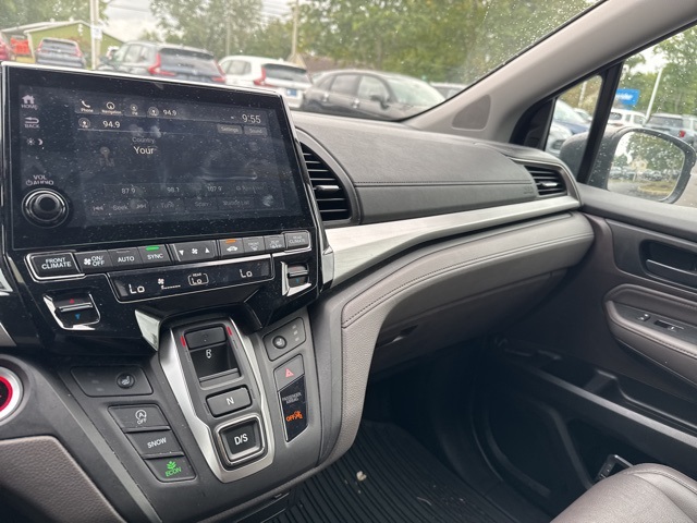2019 Honda Odyssey Touring photo 24