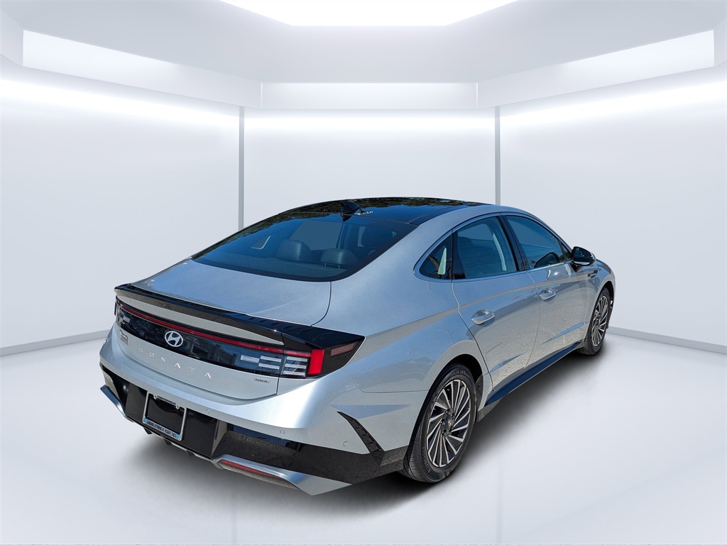 2024 Hyundai Sonata Hybrid Limited photo 3