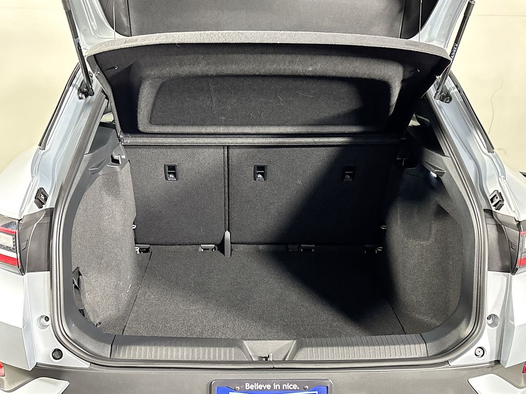 2022 Volkswagen ID.4 Pro photo 18