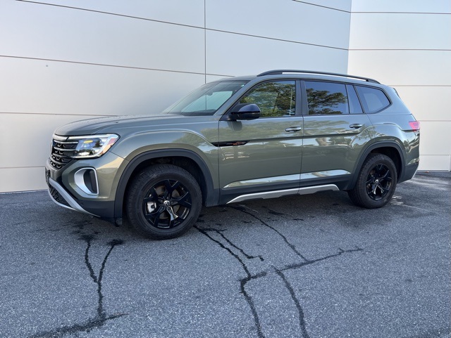2024 Volkswagen Atlas Peak Edition SE Technology photo 12