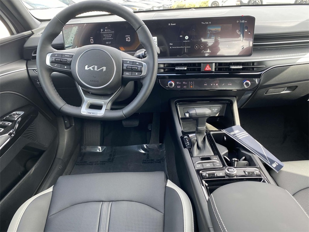 2025 Kia K5 GT-Line photo 10