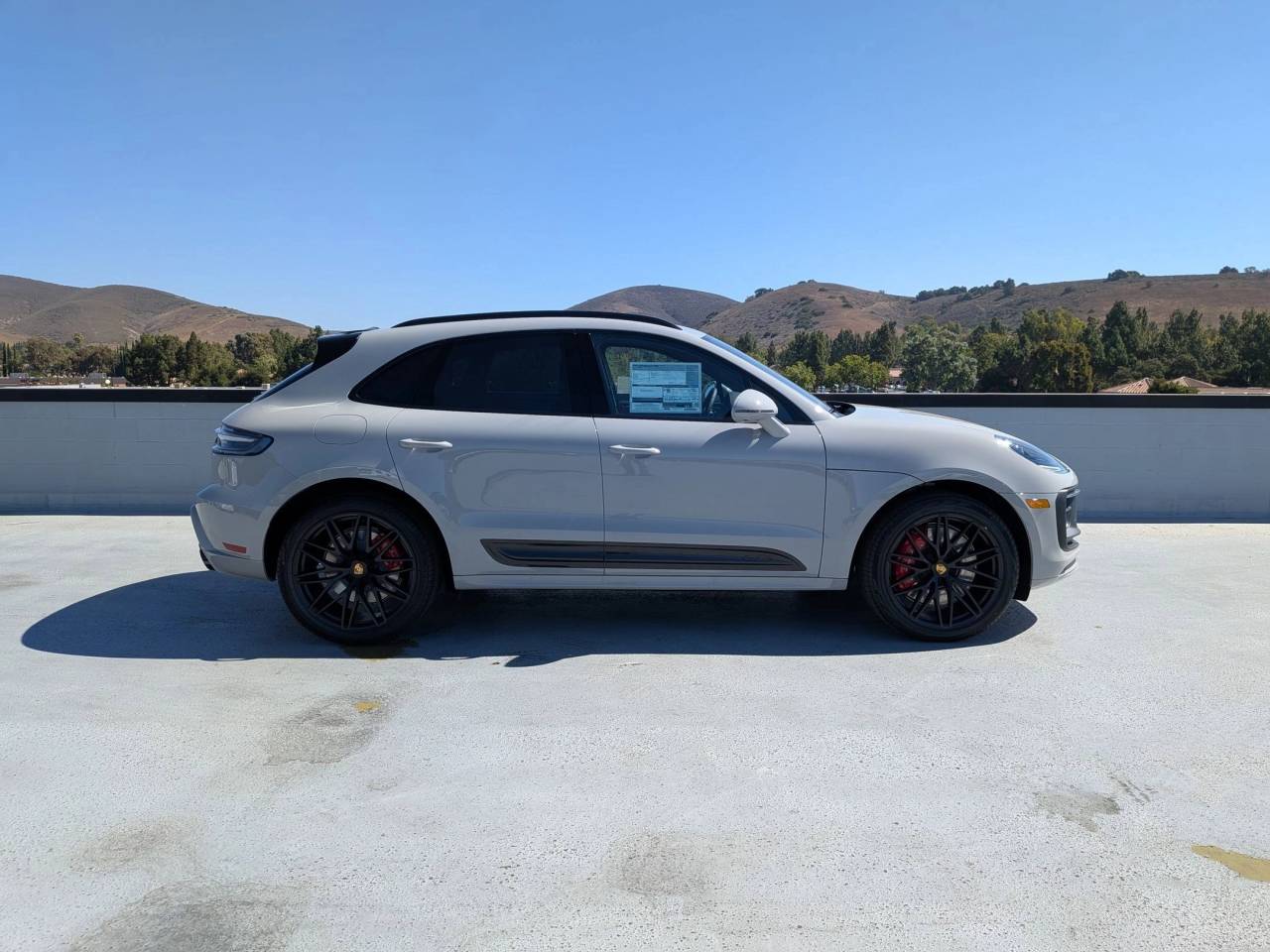 2025 Porsche Macan GTS photo 6