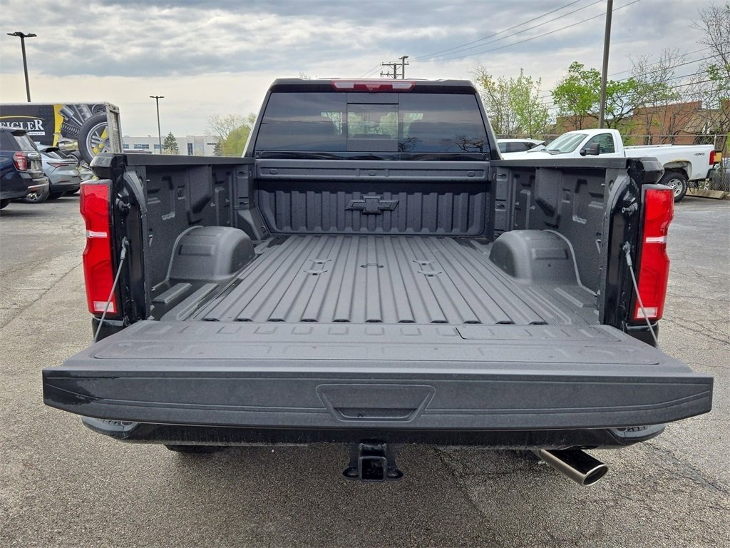2025 Chevrolet Silverado 2500HD High Country photo 33