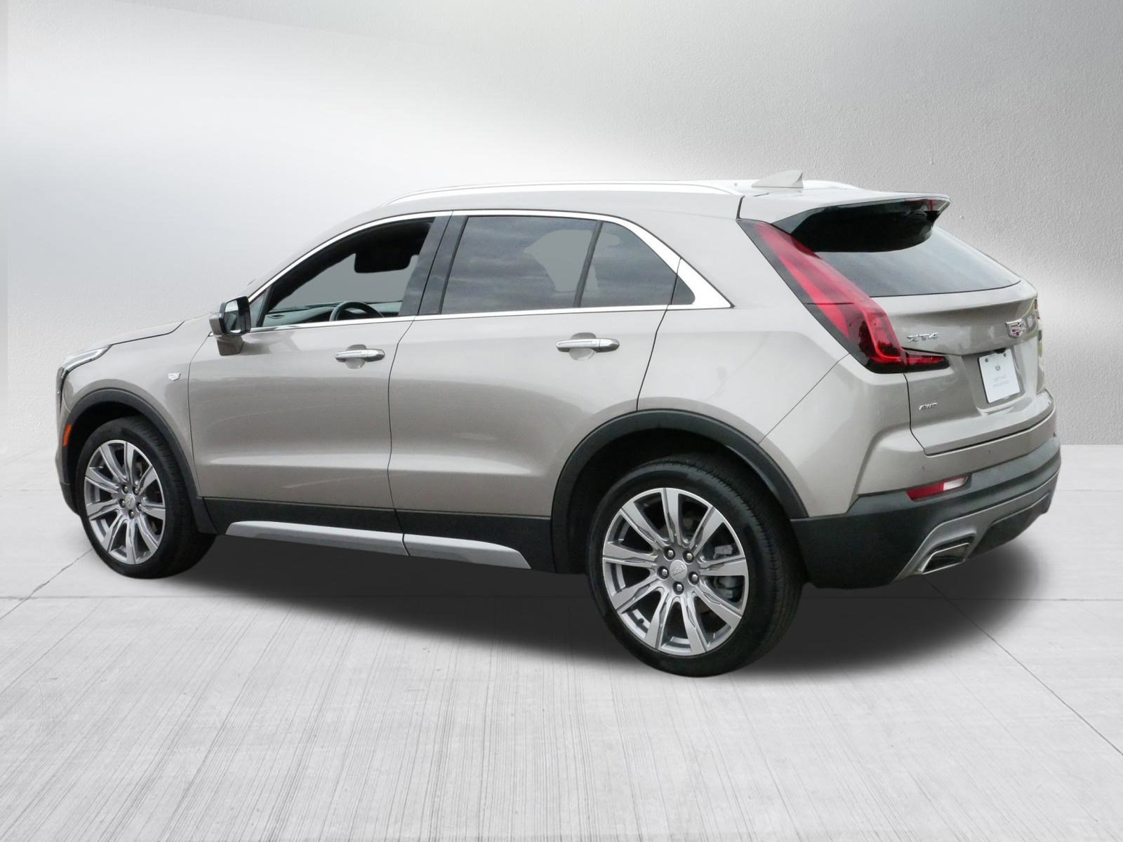 2023 Cadillac XT4 Premium Luxury photo 4