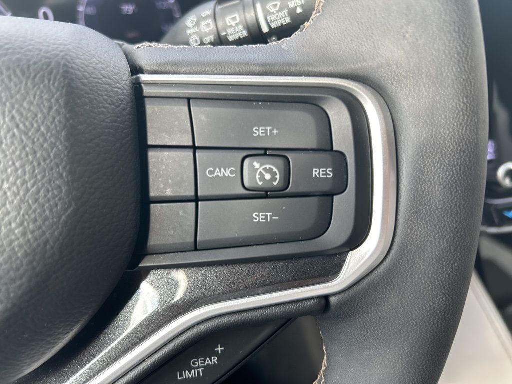 2024 Jeep Wagoneer Base photo 33