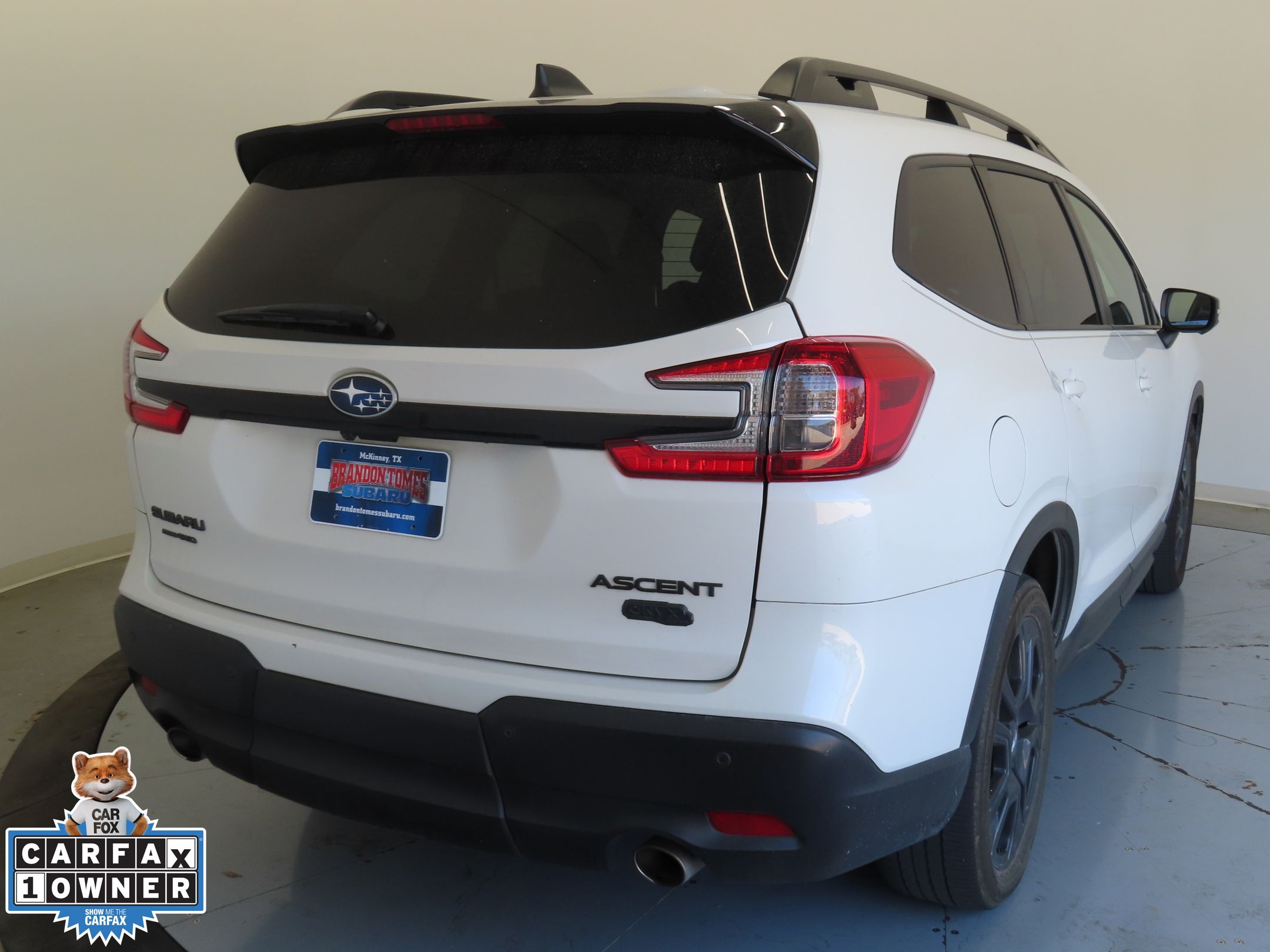 2023 Subaru Ascent Onyx Edition photo 2