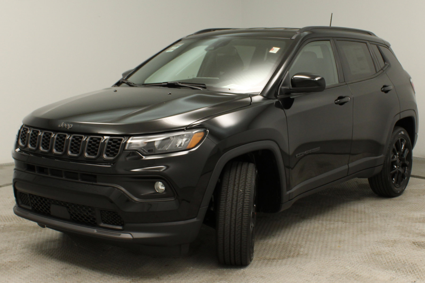 2025 Jeep Compass Latitude photo 4
