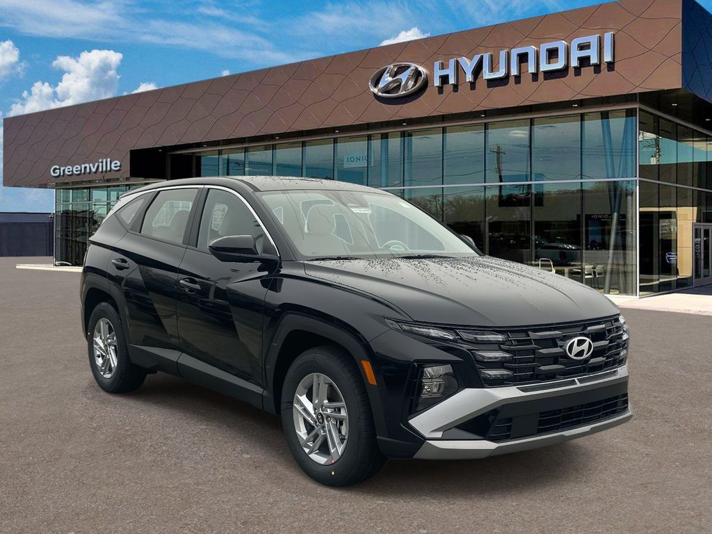 2026 Hyundai Tucson SE's photo