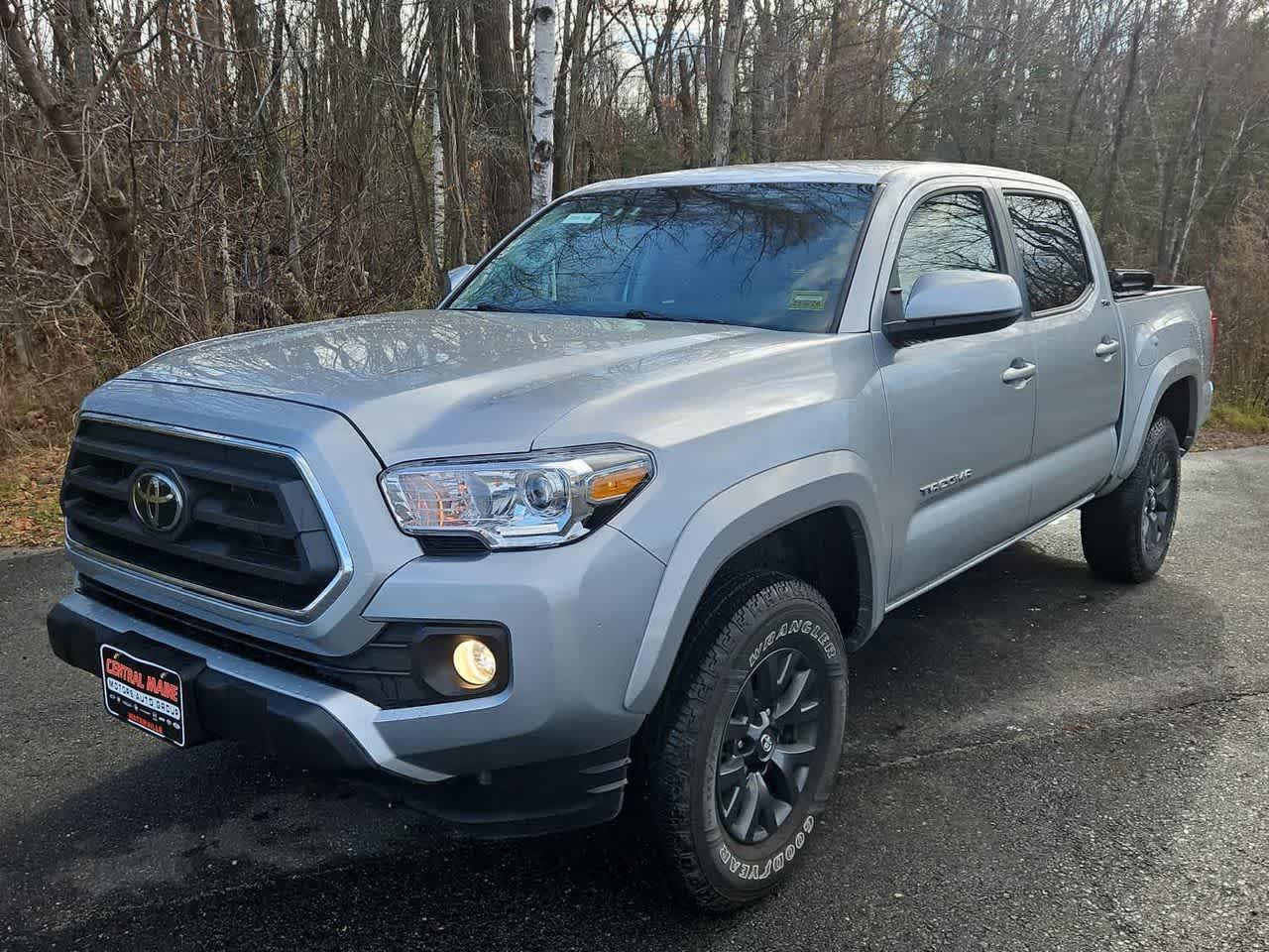 2023 Toyota Tacoma SR5's photo