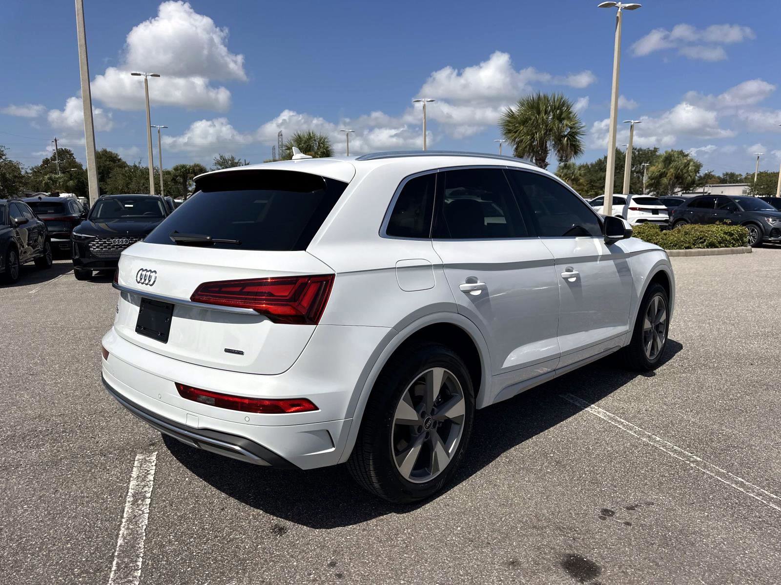 2023 Audi Q5 Premium Plus 40 TFSI photo 4