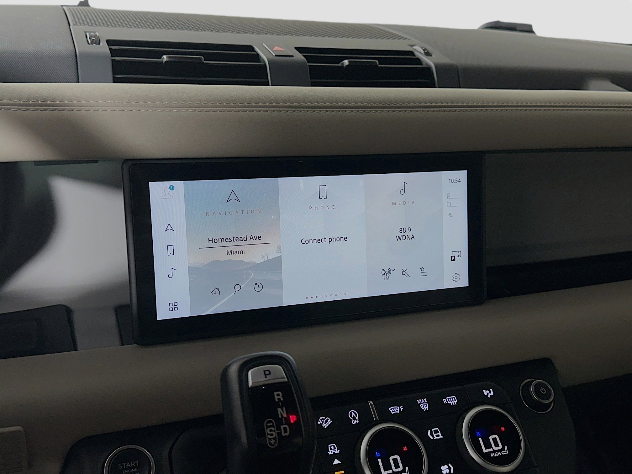 2021 Land Rover Defender X-Dynamic HSE photo 9