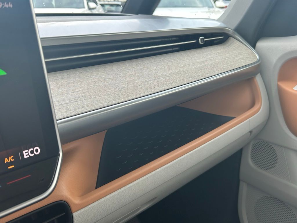 2025 Volkswagen ID. Buzz Pro Plus photo 61