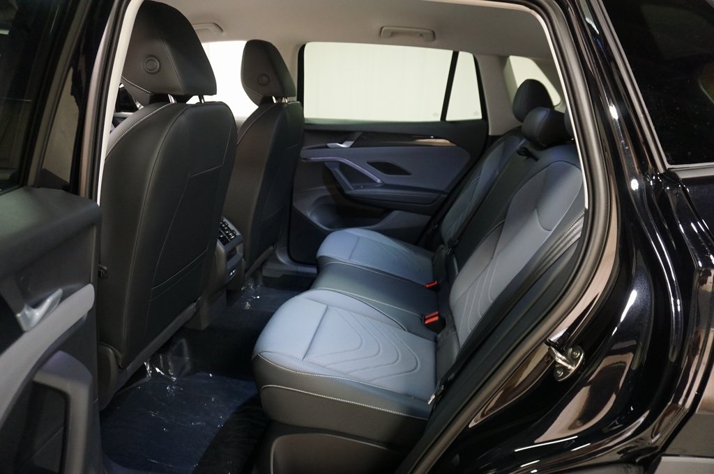 2025 Volkswagen Tiguan SE photo 10