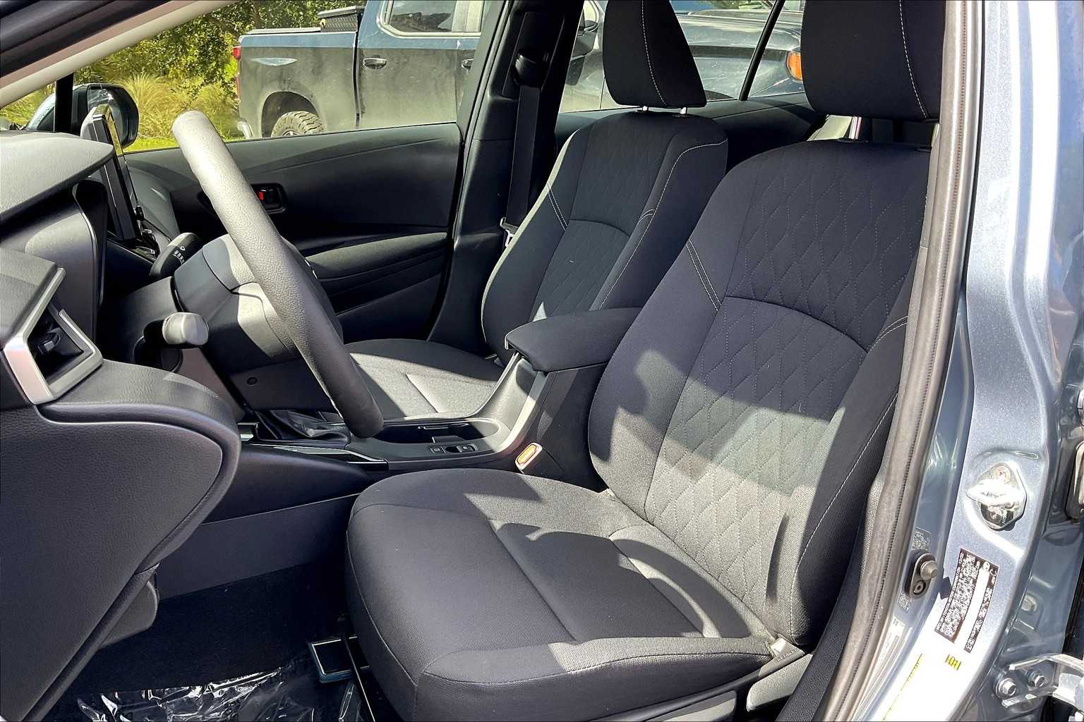 2023 Toyota Corolla Hybrid LE photo 23