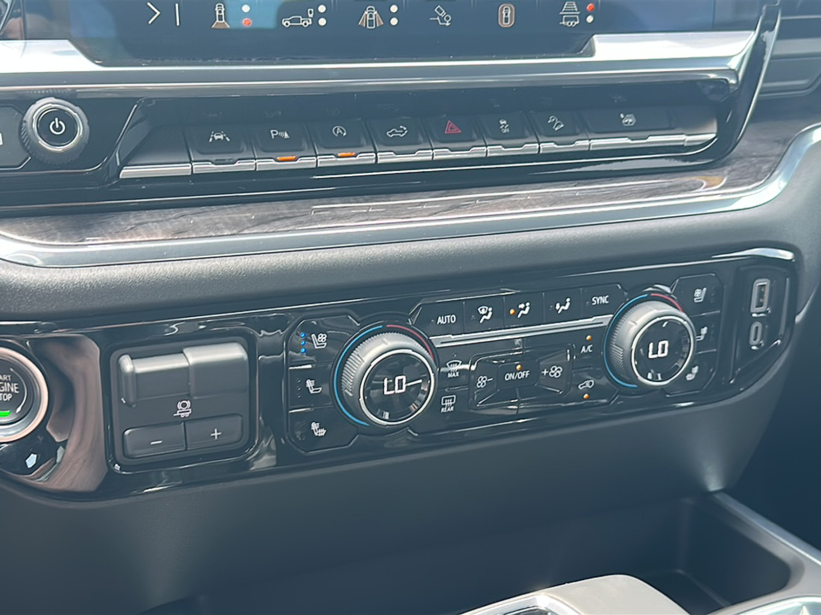 2024 Chevrolet Silverado 1500 LTZ photo 20