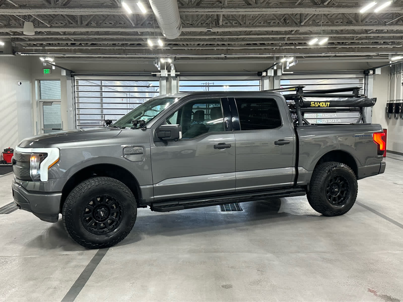 2023 Ford F-150 Lightning XLT