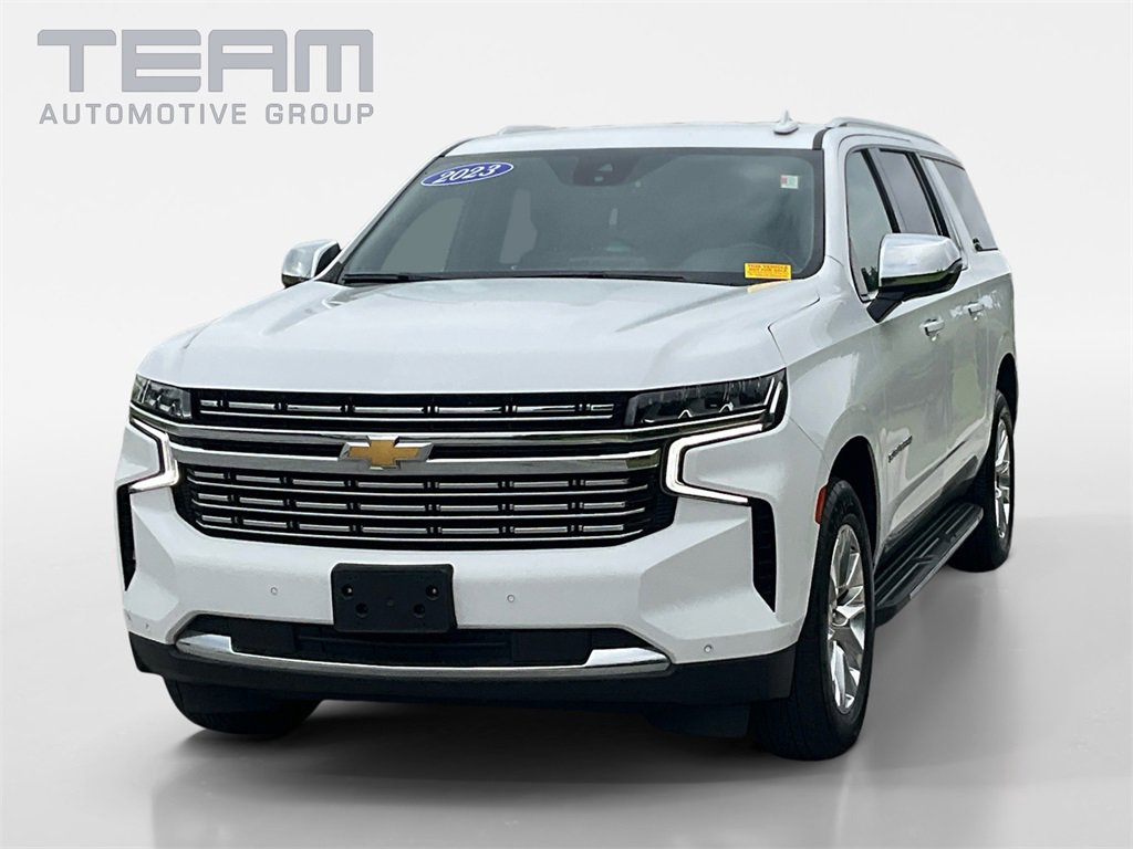 2023 Chevrolet Suburban Premier photo 3