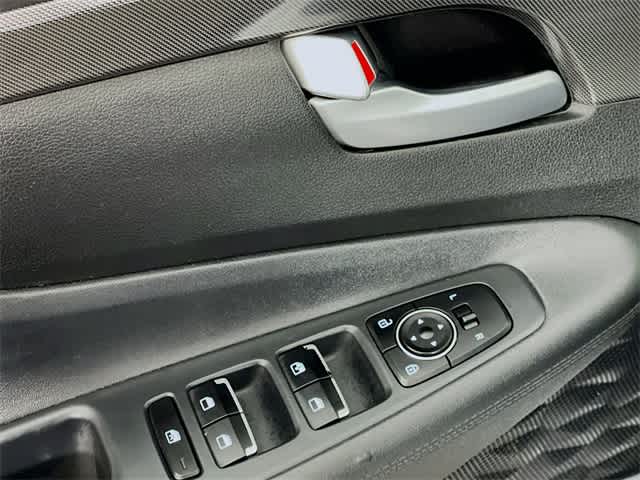 2021 Hyundai Santa Fe SE photo 18