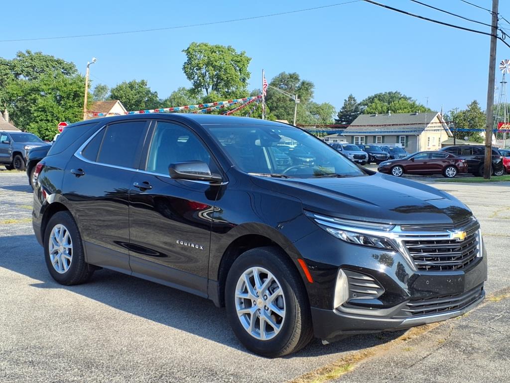 2024 Chevrolet Equinox LT photo 2