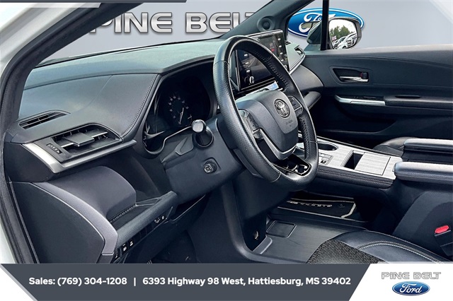 2023 Toyota Sienna XSE photo 11