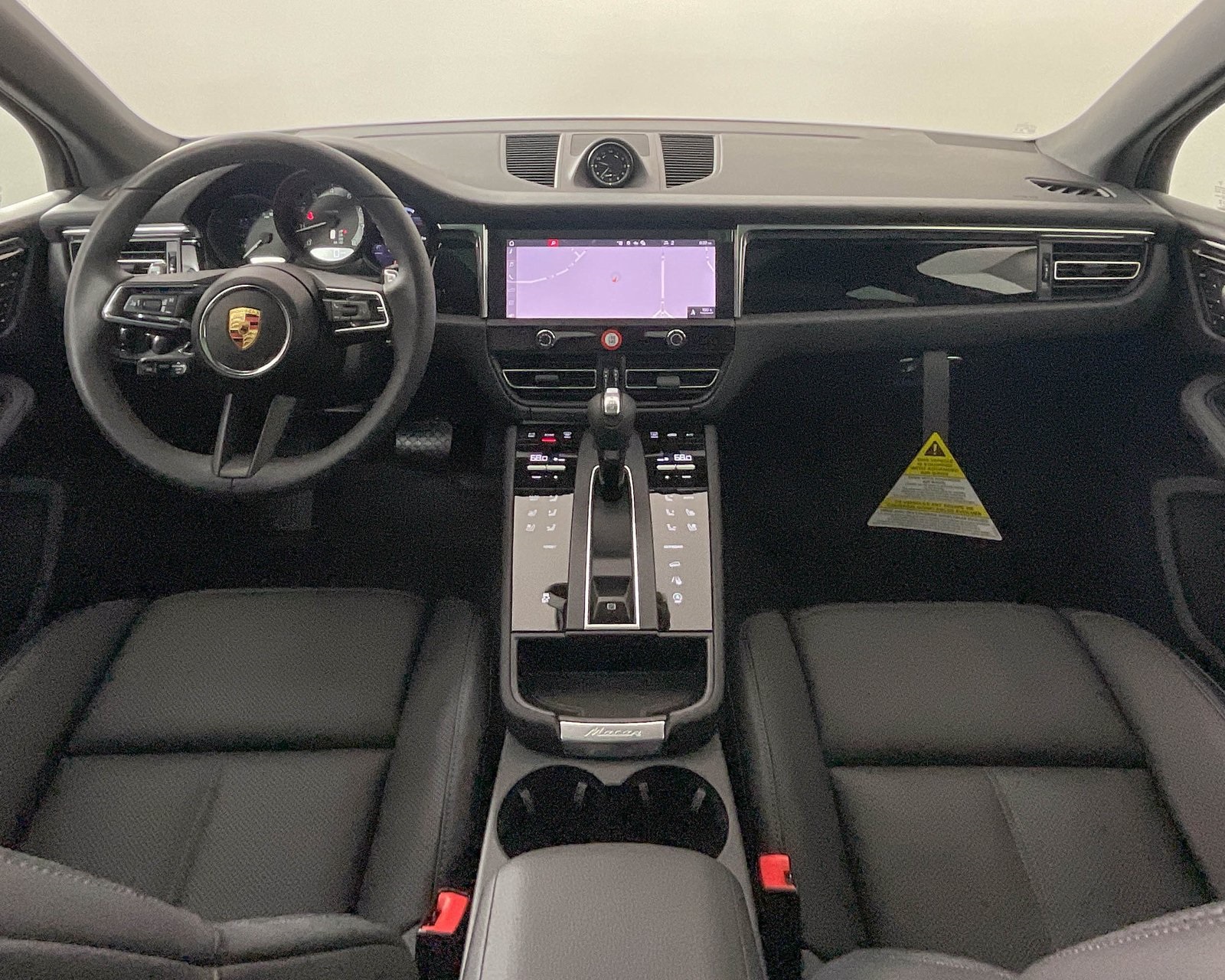 2025 Porsche Macan T photo 12