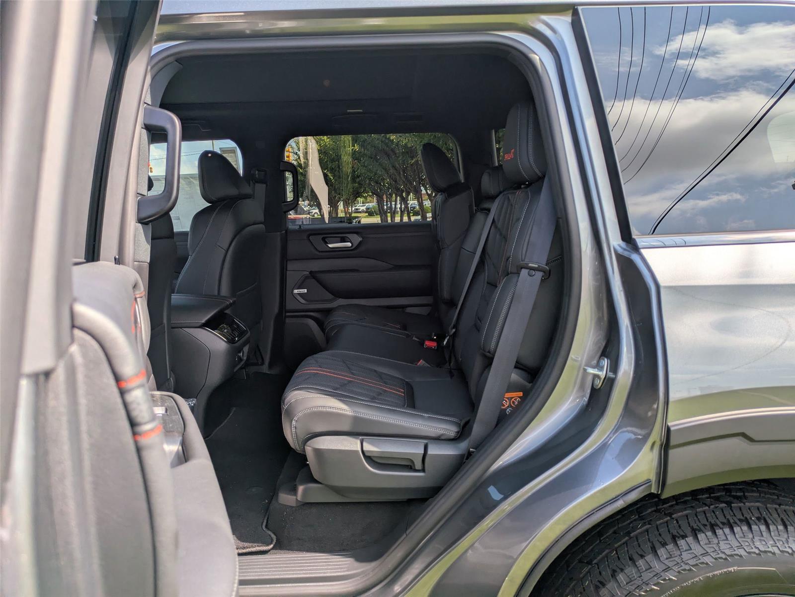 2025 Nissan Armada photo 24
