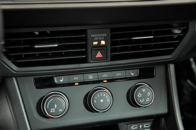2024 Volkswagen Jetta 1.5T Sport photo 13
