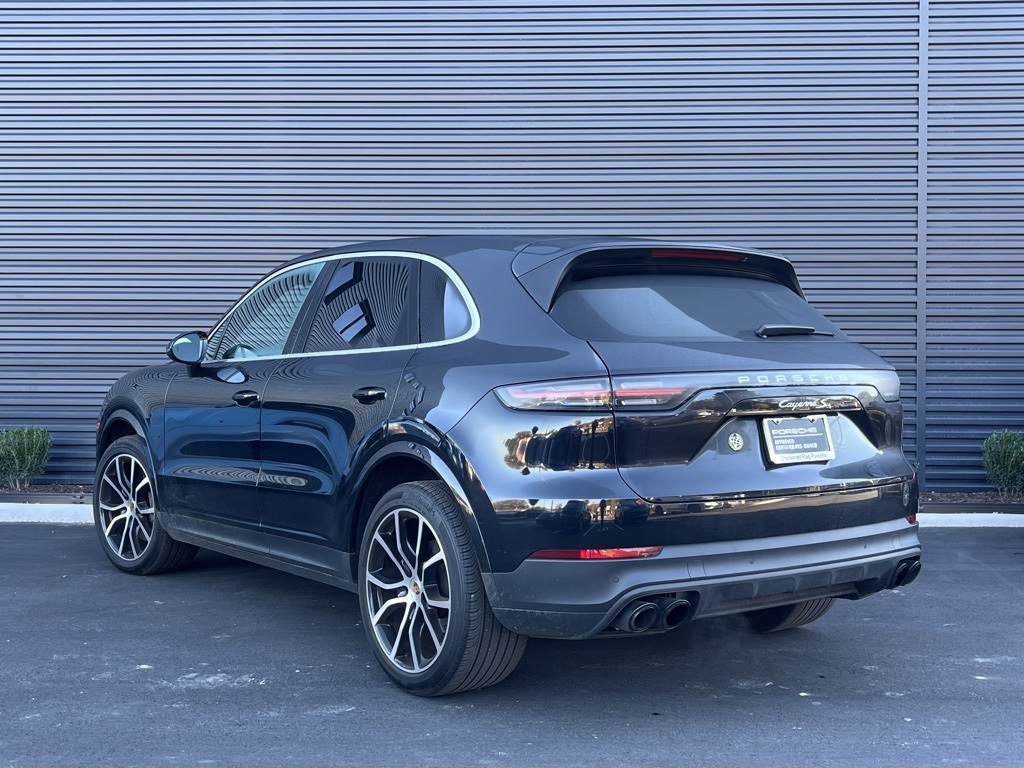 2022 Porsche Cayenne S photo 3
