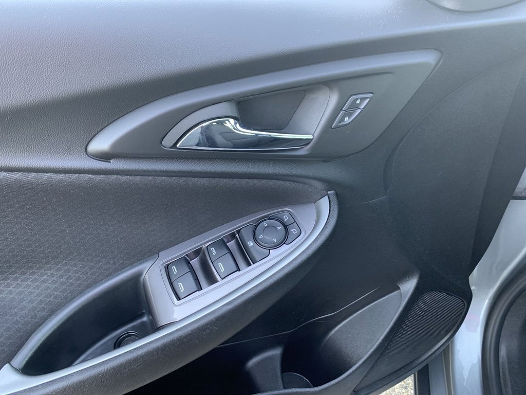 2023 Chevrolet Malibu 1LT photo 11