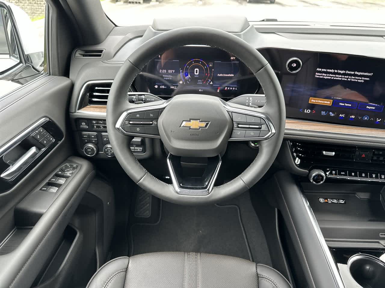 2025 Chevrolet Suburban High Country photo 14