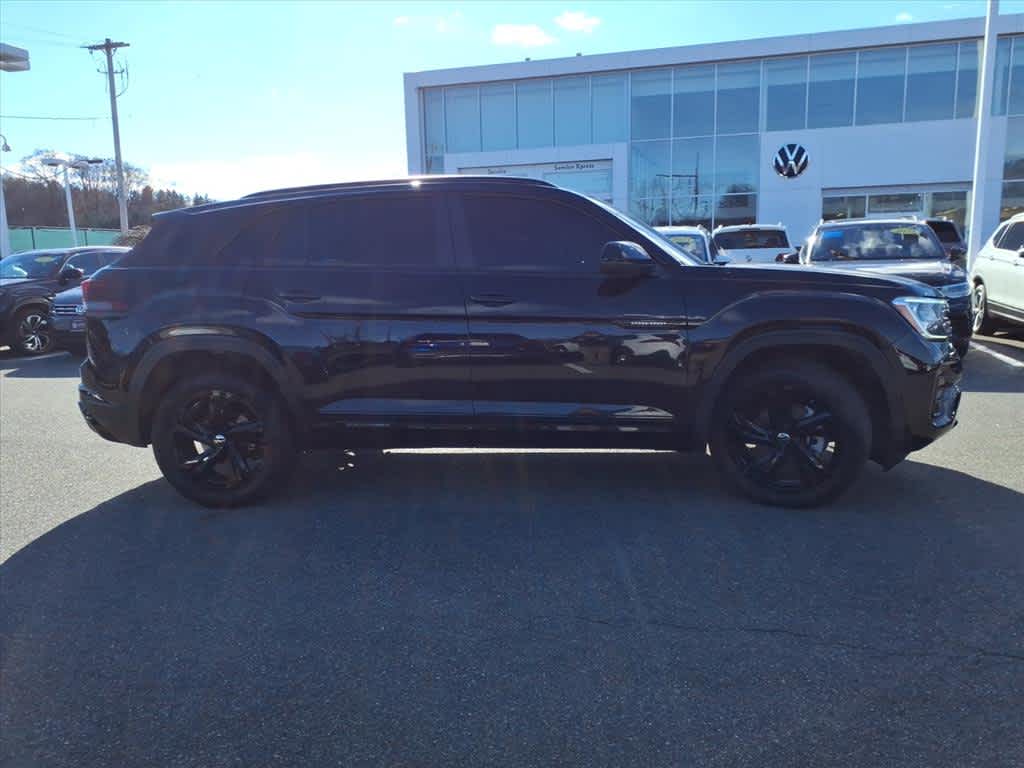 2025 Volkswagen Atlas Cross Sport SEL R-Line photo 4