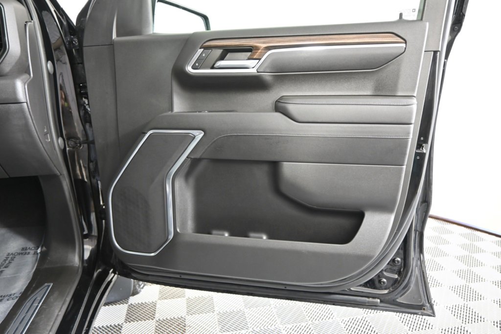 2022 Chevrolet Silverado 1500 RST photo 12